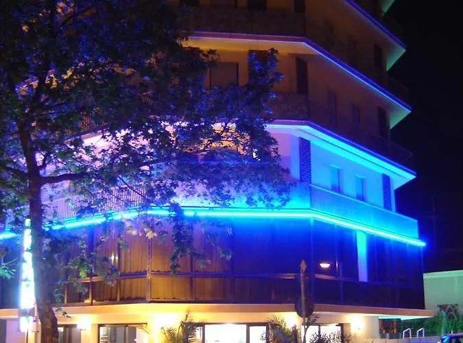 فندق Gambrinus 3*